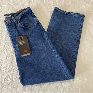 Levi’s Premium Ribcage Straight Ankle Irregular Size 30 x 29